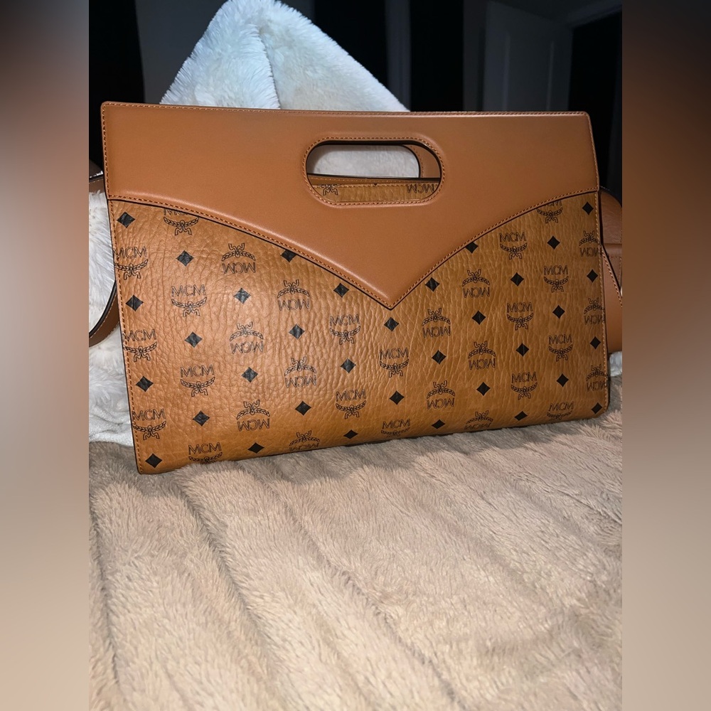 MCM Visetos Cognac Leather Top Handle Clutch Tote – Excellent Condition - Picture 2 of 7